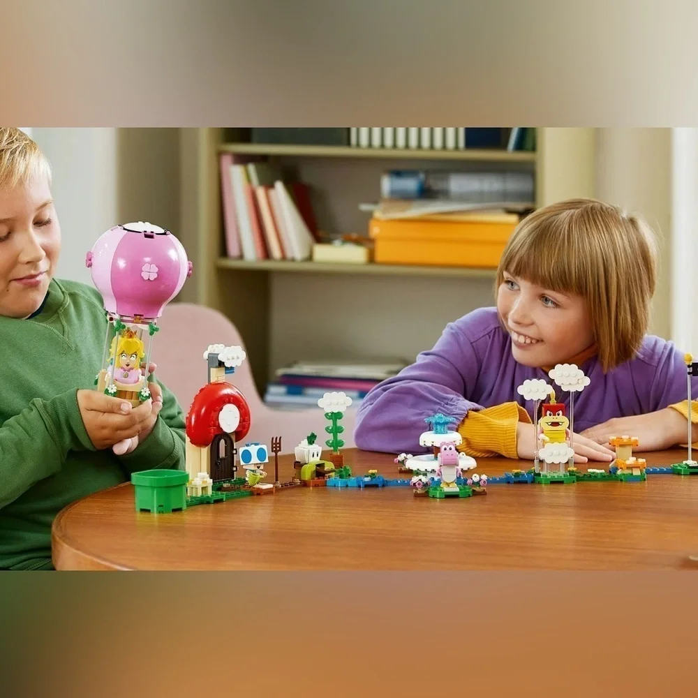 LEGO Super Mario Peach's Garden Balloon Ride Expansion Set 71419 with Pom Pom